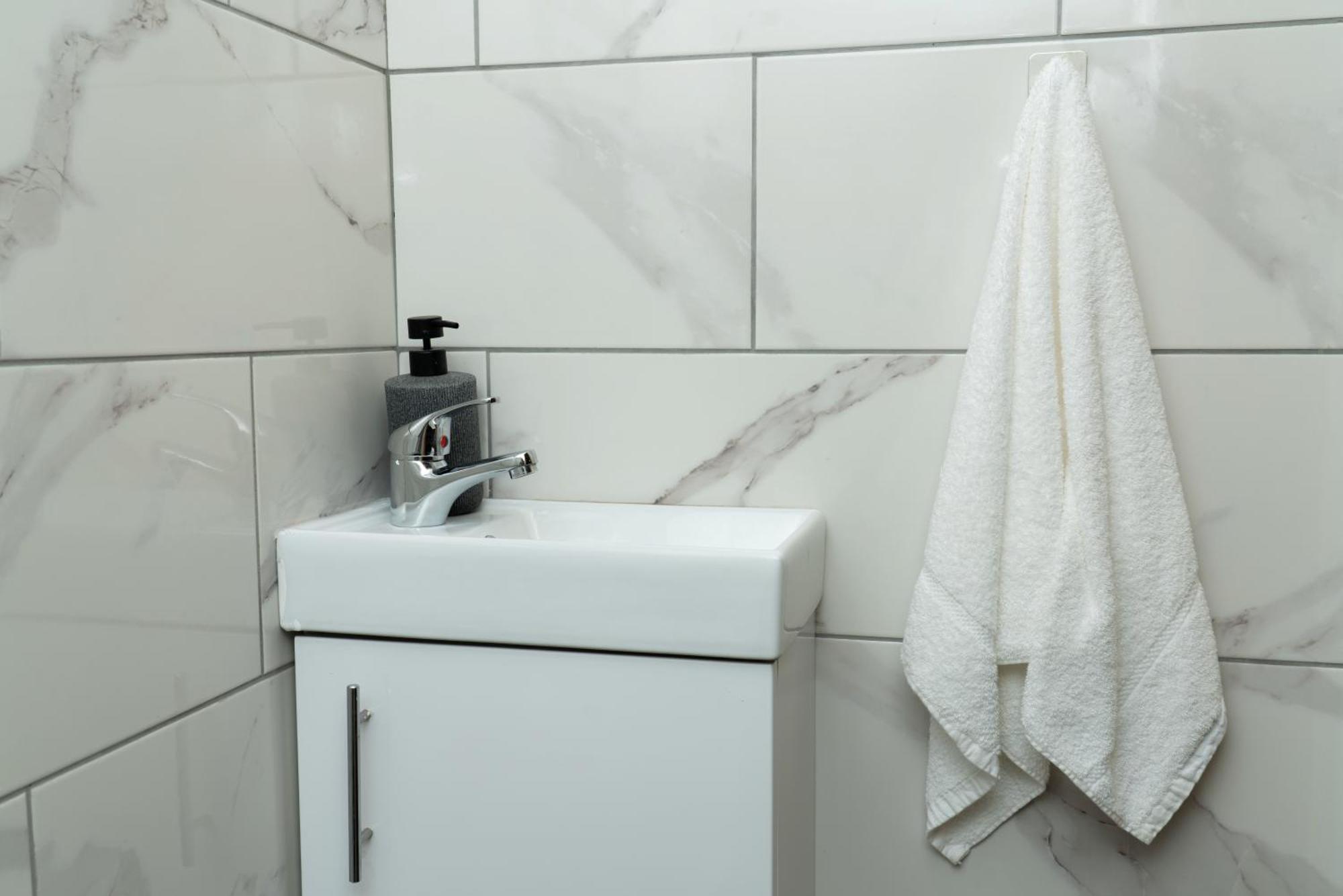 Double Bedroom Near Etihad And Coop Live With Free Parking, Shared Kitchen & Bathroom - Including Free 1-Hour Early Check-In Or Late Check-Out For Bookings Until July Manchester Exterior photo