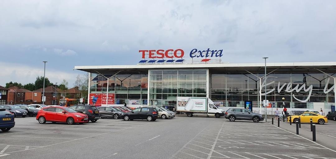 Double Bedroom Near Etihad And Coop Live With Free Parking, Shared Kitchen & Bathroom - Including Free 1-Hour Early Check-In Or Late Check-Out For Bookings Until July Manchester Exterior photo